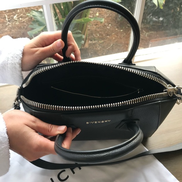 Givenchy Antigona Small Sugar Goatskin Bag - Picture 5 of 10